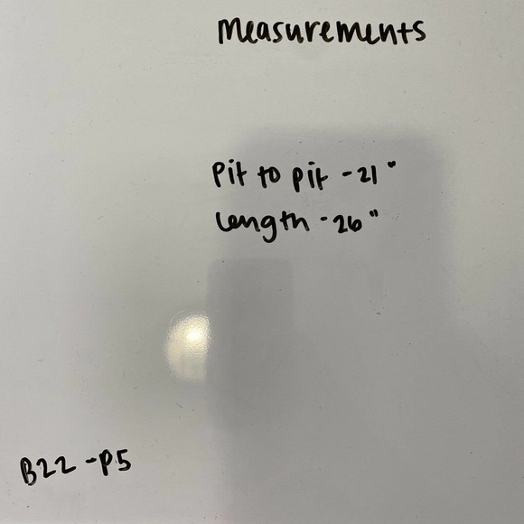 Kimi & Kai Maternity Valerie Lace Ruched Top - Picture 9 of 9